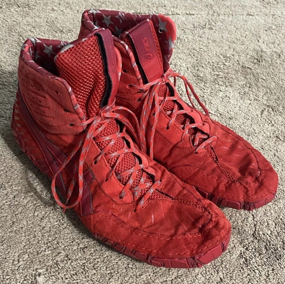 Men's Asics Aggressor Le Adeline Gray Wrestling Size 14